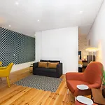 Low Cost Parking - Private Garden - Almada 392