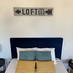 Superb Loft 899
