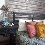 Mother\'s Hause