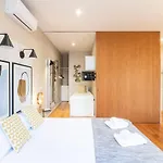 Cute & Bright Flat W/ Ac By Lovelystay