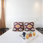 Lovelystay - Urban Cottage