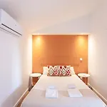 Lovelystay - Urban Cottage