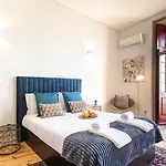 Central Studio W/ Ac, Views & Balcony By Lovelystay