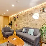 Riverside 2 Bedroom Apartment By Da\'Home