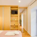 Riverside 2 Bedroom Apartment By Da\'Home