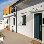 Whome Riverside View Premium Apartment W/ Ac & Terrace