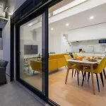 Whome Riverside View Premium Apartment W/ Ac & Terrace