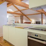 Tomas Loft
