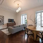 Clerigos Modern Flat W/ Ac & Patio By Lovelystay