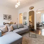 Clerigos Modern Flat W/ Ac & Patio By Lovelystay