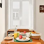 Lovely Shinny Flats With Balcony - Clerigos