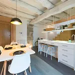 Duplex Wonder In Se W/ Patio By Lovelystay