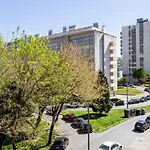 Joivy Stunning 2-Br Flat With Balcony In Porto