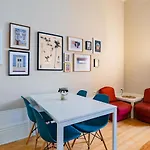 Marques 191 - Classy Modern Flat With Garden
