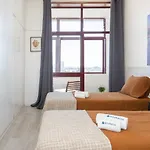 Cozy Sunny Flats By Hostwise