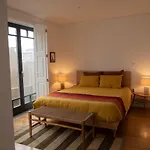 Spacious Studio W/ Balcony & Ac By Lovelystay