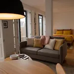 Spacious Studio W/ Balcony & Ac By Lovelystay