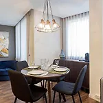 Super Central Flat W/ Ac By Lovelystay