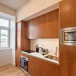 Superb Flat W/ Balcony And Ac By Lovelystay