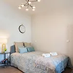 Impressive Restful Houses - Prime Location
