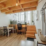 Historic & Sunny Mezzanine Bolhao By Vacationy