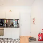 Charming Downtown Apartment - 4Pp Wifi Tv