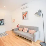 Charming Downtown Apartment - 4Pp Wifi Tv