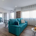 Downtown 1Br Apartment W/ Balcony By Lovelystay