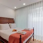 Cozy Studio W/ Patio By Lovelystay