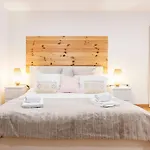 Almada Hideaway W/ Ac & Private Pool By Lovelystay