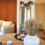 Living Aliados Mezzanine Flat W/ Ac