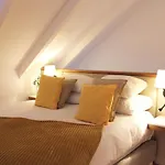 Living Aliados Mezzanine Flat W/ Ac
