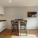 Crystal Palace Garden Stylish Apartment By Vacationy