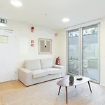 Two Bedroom Apartment With Patio Near The Beach