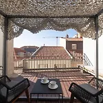 Maria Pia Luxury Apartment, Historic House Downtow