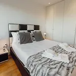 Downtown Stylish Apartment With Garage By Vacationy
