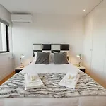 Downtown Stylish Apartment With Garage By Vacationy
