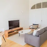 Modern Charming Loft With Balcony In Central Porto