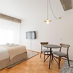 Ceuta Studio Apartments By Lovelystay