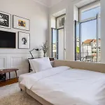 Stylish Downtown Apartment
