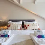 Boutique Rentals-Primrose Terrace&Garage