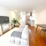 Padre Antonio Vieira Flat E - 2 Bedroom Near Campanha Train Station