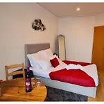 Rentalist Apartaments- Santa Catarina