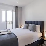 1Br Paraiso Flat W/ Balcony & Ac By Lovelystay