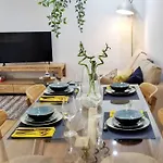 Two Bedroom Terrace Sanctuary In The Center