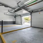 Nomads Lux - 2Bdr & Parking Flores Square Porto