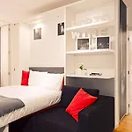 Apartment Near Sao Bento Station