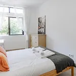 1Br Retreat In Prime Location By Lovelystay
