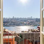 Award Winning Design Apt City Center - River View!