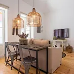 Central And Lovely Apartment With Balcony In Porto